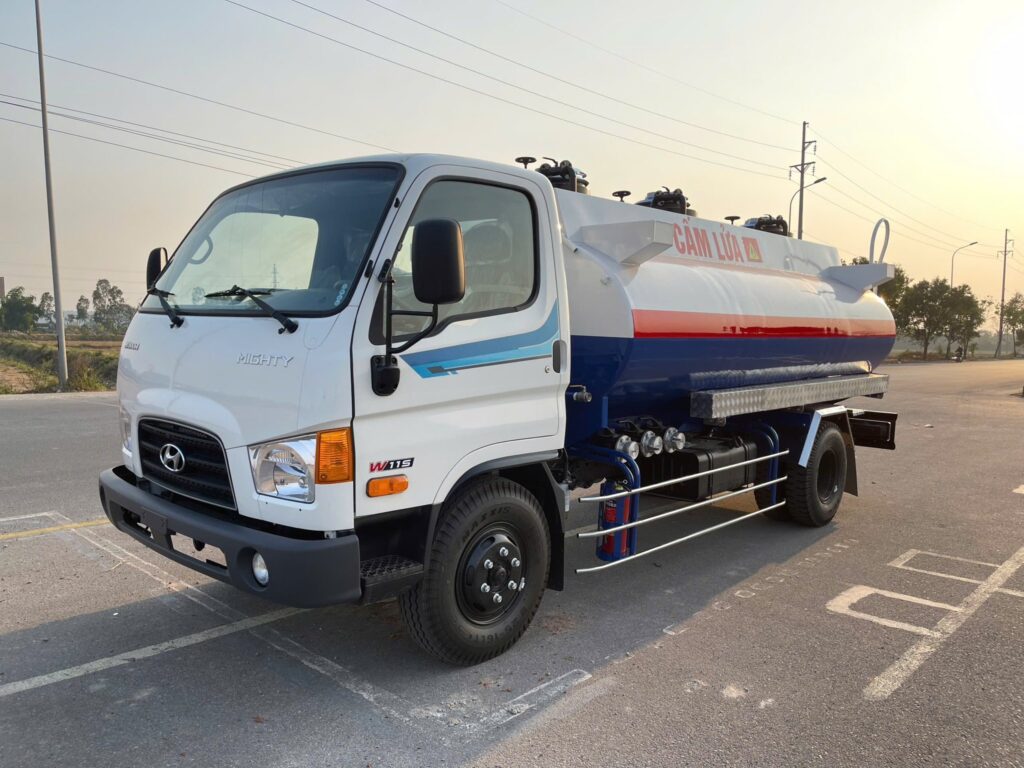 Xe bồn Hyundai chở xăng 8 khối 7 Xe bồn Hyundai chở xăng 8 khối