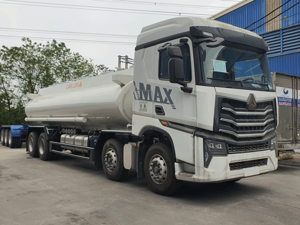 Xe bồn Howo Max chở xăng 22 khối 9 Xe bồn Howo Max chở xăng 22 khối