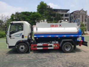 Xe bồn Howo chở xăng 5 khối 3 Xe bon Howo cho xang 5 khoi 2