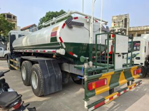 Xe phun nước rửa đường 13 khối Howo CNHTC 8 Xe phun nuoc rua duong 13 khoi Howo CNHTC 1