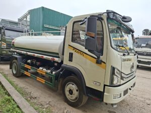 Xe phun nước rửa đường 6,5 khối Dongfeng 4 Xe phun nuoc rua duong 65 khoi Dongfeng 4