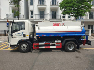 Ô tô xi téc chở xăng dầu Howo 5.1 khối 2 x2 2